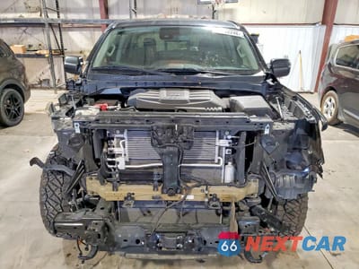 Piąte zdjęcie samochodu w środku: 2024 NISSAN TITAN SV VIN:1N6AA1ED4RN105172 - miniatura