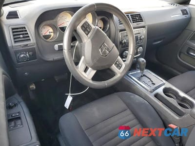 Zdjęcie 8 z 11 samochodu: 2013 DODGE CHALLENGER SXT VIN:2C3CDYAG6DH631322 - miniatura