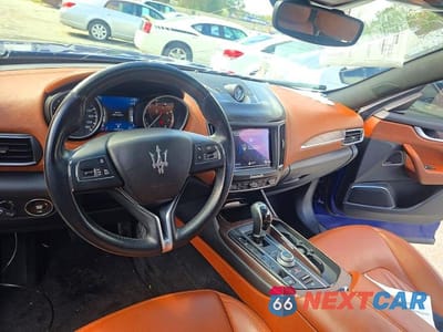 Zdjęcie 9 z 11 samochodu: 2018 MASERATI LEVANTE LUXURY VIN:ZN661XUL6JX304431 - miniatura