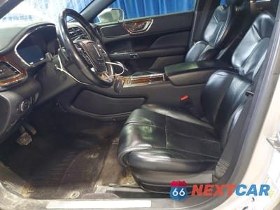 Zdjęcie 7 z 12 samochodu: 2017 LINCOLN CONTINENTAL RESERVE VIN:1LN6L9NP6H5626691 - miniatura