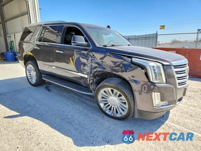 Czwarte zdjęcie samochodu z boku: 2016 CADILLAC ESCALADE PLATINUM VIN:1GYS4DKJ2GR331804 - miniatura