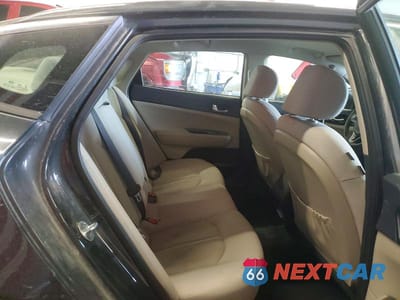 Zdjęcie 10 z 11 samochodu: 2016 KIA OPTIMA LX VIN:KNAGT4L37G5072228 - miniatura