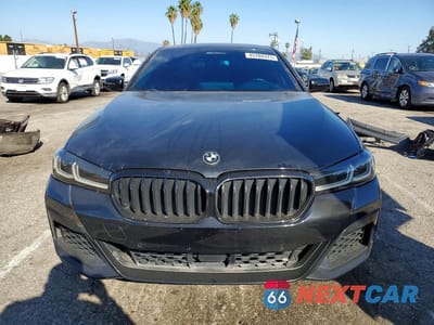 Piąte zdjęcie samochodu w środku: 2023 BMW 530E VIN:WBA13AG07PCM41749 - miniatura