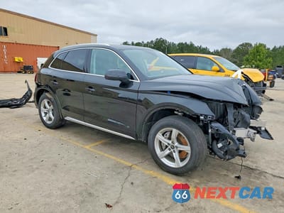 Czwarte zdjęcie samochodu z boku: 2021 AUDI Q5 PREMIUM VIN:WA1AAAFY4M2078919 - miniatura