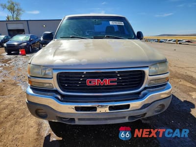 Piąte zdjęcie samochodu w środku: 2004 GMC NEW SIERRA C1500 VIN:1GTEC14X54Z270465 - miniatura