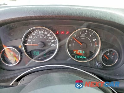 Zdjęcie 9 z 12 samochodu: 2018 JEEP WRANGLER UNLIMITED SAHARA VIN:1C4BJWEG4JL900169 - miniatura