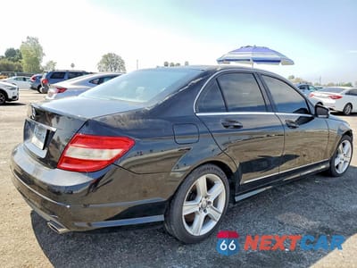 Trzecie zdjęcie samochodu z tyłu: 2011 MERCEDES-BENZ C 300 VIN:WDDGF5EB1BA424133 - miniatura