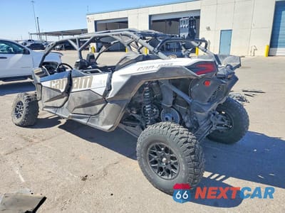 Trzecie zdjęcie samochodu z tyłu: 2023 CAN-AM MAVERICK X3 UTILITY VEHICLE VIN:3JBVKAV24PE000930 - miniatura