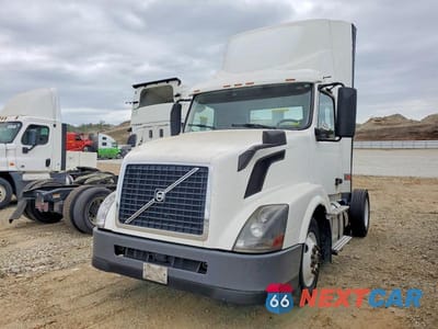 Drugie zdjęcie samochodu z przodu: 2017 VOLVO VNL SEMI TRUCK VIN:4V4N39TGXHN988112 - miniatura