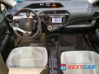 Zdjęcie 8 z 12 samochodu: 2016 TOYOTA PRIUS C ONE VIN:JTDKDTB30G1117992 - miniatura