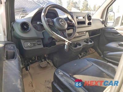 Zdjęcie 8 z 13 samochodu: 2019 MERCEDES BENZ SPRINTER 2500/3500 DELIVERY VAN VIN:WD3PF1CD6KP060886 - miniatura