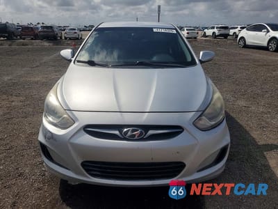 Piąte zdjęcie samochodu w środku: 2013 HYUNDAI ACCENT GLS VIN:KMHCT4AE8DU446932 - miniatura