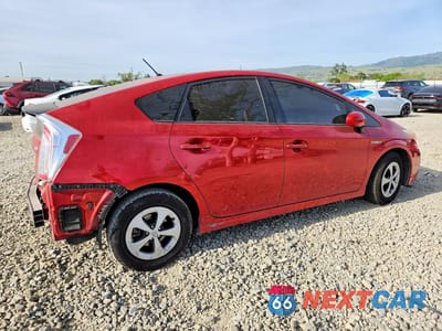 Trzecie zdjęcie samochodu z tyłu: 2013 TOYOTA PRIUS TWO VIN:JTDKN3DU0D0353384 - miniatura