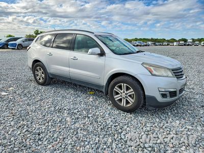 Czwarte zdjęcie samochodu z boku: 2015 CHEVROLET TRAVERSE LT VIN:1GNKRHKD2FJ145774 - miniatura
