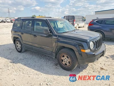 Czwarte zdjęcie samochodu z boku: 2016 JEEP PATRIOT SPORT VIN:1C4NJPBB0GD810161 - miniatura