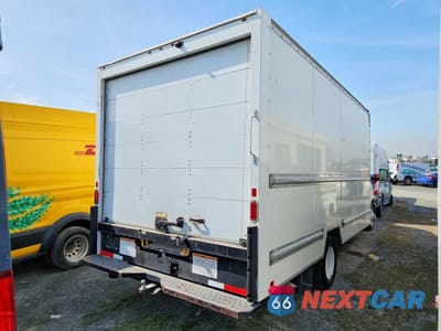 Trzecie zdjęcie samochodu z tyłu: 2020 GMC SAVANA BOX TRUCK VIN:7GZ37TCG3LN003648 - miniatura