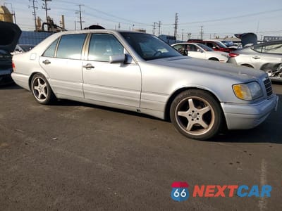 Czwarte zdjęcie samochodu z boku: 1998 MERCEDES-BENZ S 500 VIN:WDBGA51G7WA396255 - miniatura