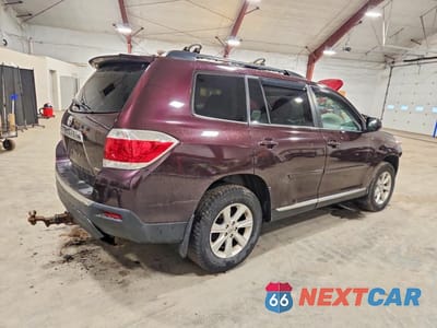 Trzecie zdjęcie samochodu z tyłu: 2012 TOYOTA HIGHLANDER SE VIN:5TDBK3EH0CS122930 - miniatura