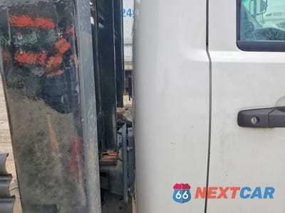 Zdjęcie 10 z 11 samochodu: 2012 CHEVROLET SILVERADO FLATBED TRUCK VIN:1GB3KZCG9CF149212 - miniatura