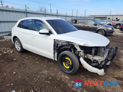 Czwarte zdjęcie samochodu z boku: 2019 AUDI Q5 PREMIUM VIN:WA1ANAFY6K2130343 - miniatura