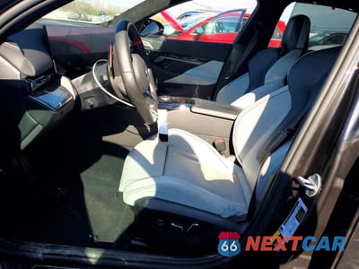Zdjęcie 7 z 12 samochodu: 2025 BMW M5 VIN:WBS83FK09SCU54266 - miniatura