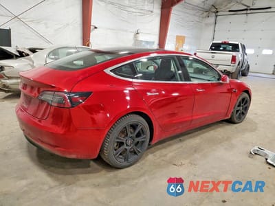 Trzecie zdjęcie samochodu z tyłu: 2018 TESLA MODEL 3 VIN:5YJ3E1EB9JF054995 - miniatura
