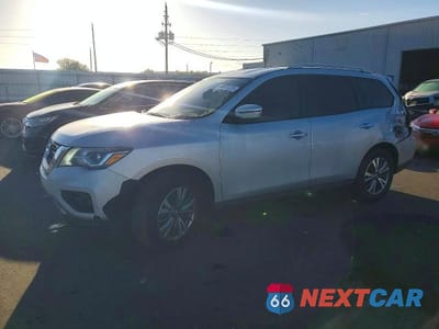 2019 NISSAN PATHFINDER SV 5N1DR2MM7KC637688 - główne zdjęcie licytacji z USA - miniatura
