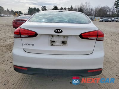 Zdjęcie 6 z 12 samochodu: 2017 KIA FORTE LX VIN:3KPFL4A7XHE133064 - miniatura