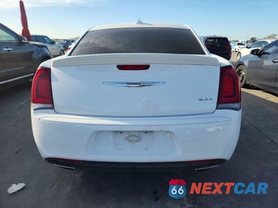 Zdjęcie 6 z 11 samochodu: 2020 CHRYSLER 300 TOURING VIN:2C3CCAAG0LH137479 - miniatura