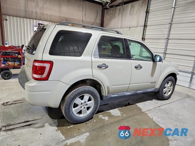 Trzecie zdjęcie samochodu z tyłu: 2008 FORD ESCAPE XLT VIN:1FMCU03Z28KB49565 - miniatura