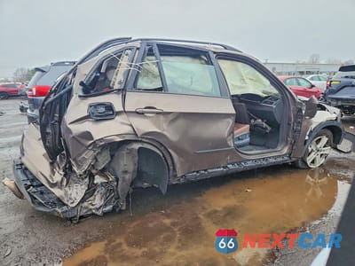 Trzecie zdjęcie samochodu z tyłu: 2013 BMW X5 XDRIVE35I VIN:5UXZV4C58D0B14262 - miniatura