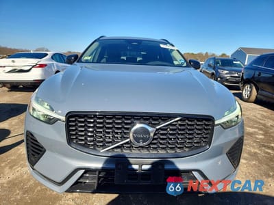 Piąte zdjęcie samochodu w środku: 2024 VOLVO XC60 ULTIMATE VIN:YV4H60DM2R1724565 - miniatura