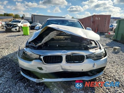 Piąte zdjęcie samochodu w środku: 2017 BMW 320 I VIN:WBA8E1G56HNU13077 - miniatura