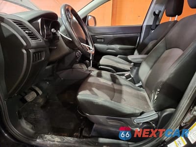 Zdjęcie 7 z 14 samochodu: 2019 MITSUBISHI RVR SE VIN:JA4AJ3AU8KU601702 - miniatura