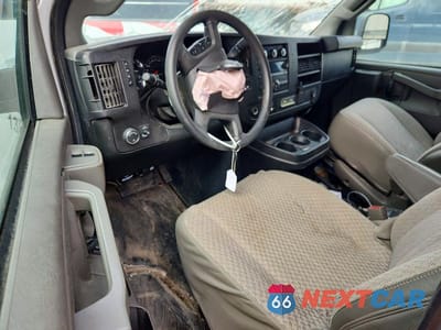 Zdjęcie 8 z 13 samochodu: 2017 GMC SAVANA G2500 VIN:1GTW7AFF3H1913106 - miniatura