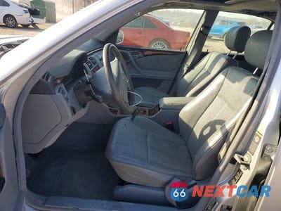 Zdjęcie 7 z 12 samochodu: 2000 MERCEDES-BENZ E 320 VIN:WDBJF65JXYB149733 - miniatura