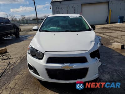 Piąte zdjęcie samochodu w środku: 2014 CHEVROLET SONIC LT VIN:1G1JC5SH8E4175679 - miniatura