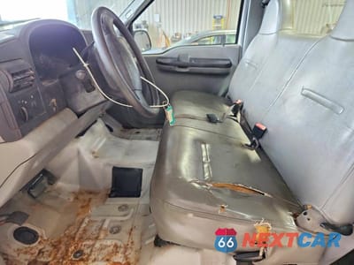 Zdjęcie 7 z 12 samochodu: 2005 FORD F250 VIN:1FTNF21555EB72402 - miniatura