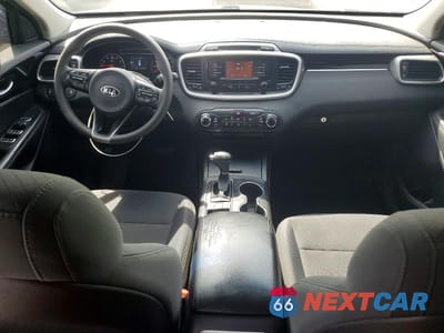 Zdjęcie 8 z 12 samochodu: 2018 KIA SORENTO LX V6 VIN:5XYPGDA51JG391098 - miniatura