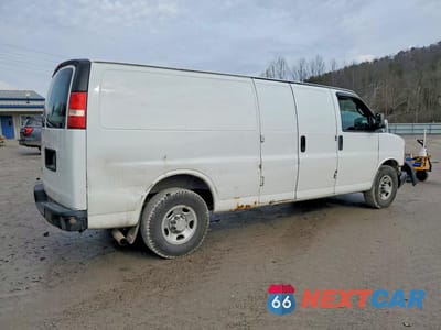 Trzecie zdjęcie samochodu z tyłu: 2016 CHEVROLET EXPRESS G2500 VIN:1GCWGBFF7G1127474 - miniatura