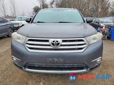 Piąte zdjęcie samochodu w środku: 2012 TOYOTA HIGHLANDER BASE VIN:5TDBK3EH1CS106459 - miniatura