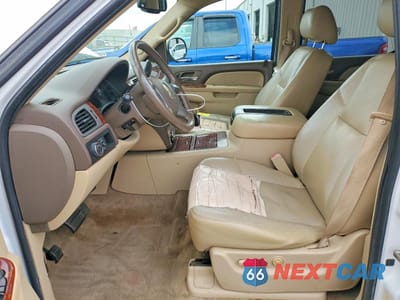 Zdjęcie 7 z 14 samochodu: 2011 CHEVROLET TAHOE C1500 LTZ VIN:1GNSCCE07BR186166 - miniatura