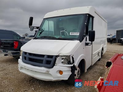 2012 ISUZU NPR HD DELIVERY TRUCK JALB4T171C7W00515 - główne zdjęcie licytacji z USA - miniatura