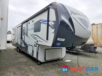 2019 KEYSTONE AVALANCHE CAMPER 4YDF3762XKE760037 - główne zdjęcie licytacji z USA - miniatura