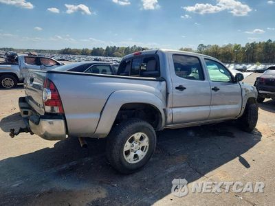 Trzecie zdjęcie samochodu z tyłu: 2014 TOYOTA TACOMA V6 VIN:3TMLU4EN1EM143539 - miniatura
