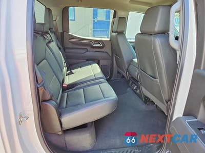 Zdjęcie 10 z 12 samochodu: 2026 GMC SIERRA K1500 SLT VIN:3GTUUDED8TG241233 - miniatura