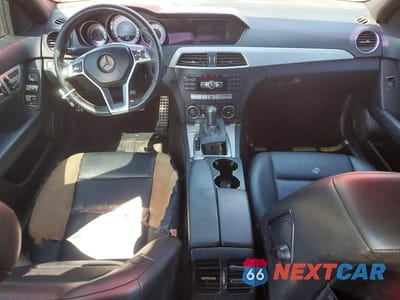 Zdjęcie 8 z 11 samochodu: 2013 MERCEDES-BENZ C 250 VIN:WDDGF4HB1DR269870 - miniatura