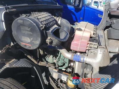 Zdjęcie 7 z 10 samochodu: 2020 VOLVO VNR SEMI TRUCK VIN:4V4WC9EG4LN266628 - miniatura