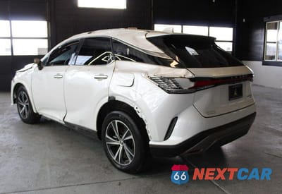 Czwarte zdjęcie samochodu z boku: 2023 LEXUS RX 350 PREMIUM VIN:2T2BAMCA7PC027001 - miniatura