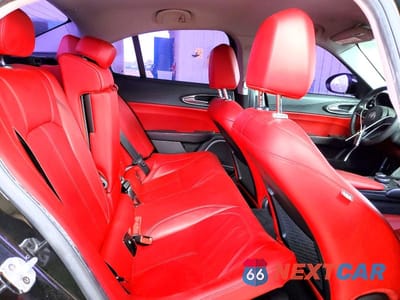 Zdjęcie 10 z 11 samochodu: 2018 ALFA ROMEO GIULIA VIN:ZARFAEBN1J7593122 - miniatura